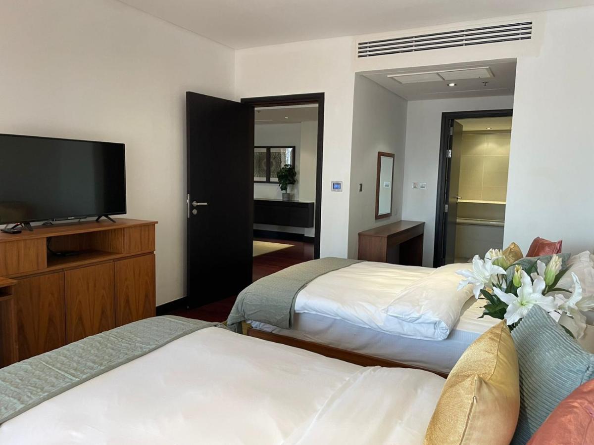 Luxurious 2 Bedroom Apartment In Anantara Hotel And Residences Дубай Екстериор снимка