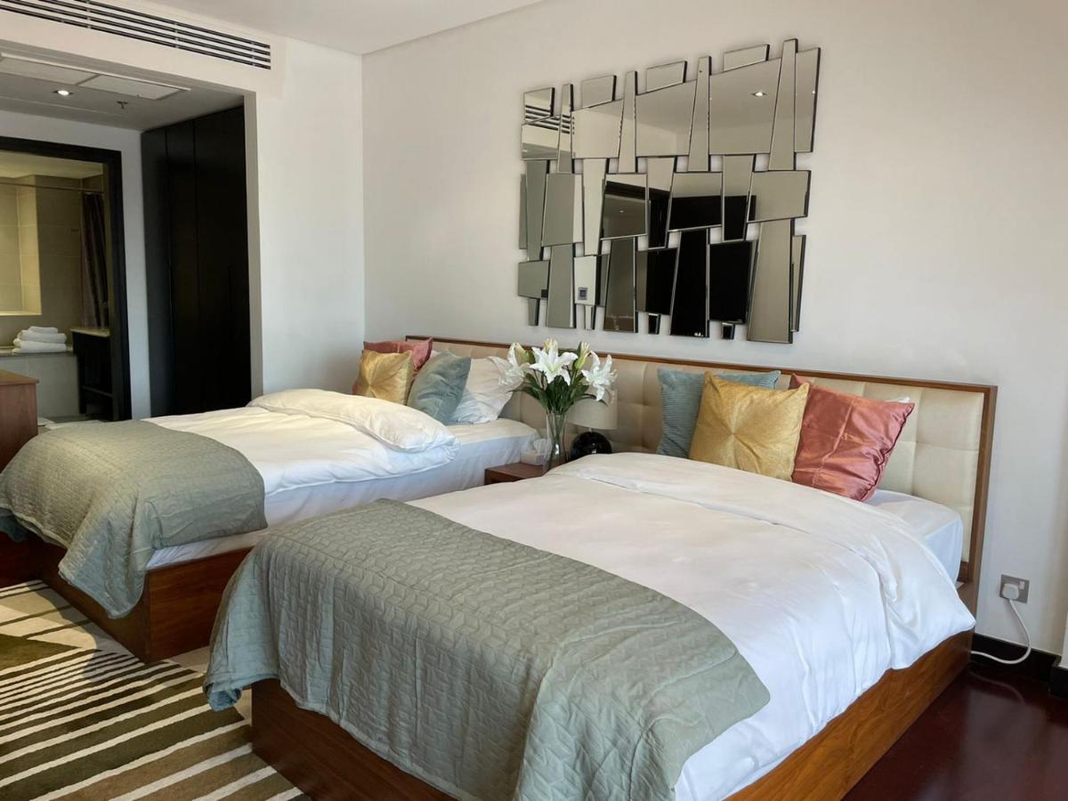 Luxurious 2 Bedroom Apartment In Anantara Hotel And Residences Дубай Екстериор снимка