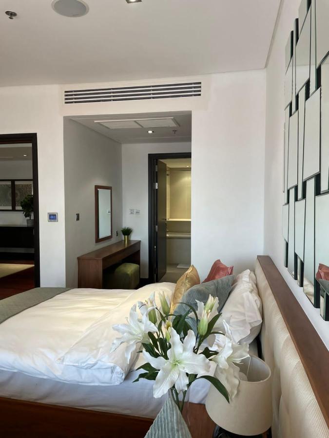 Luxurious 2 Bedroom Apartment In Anantara Hotel And Residences Дубай Екстериор снимка