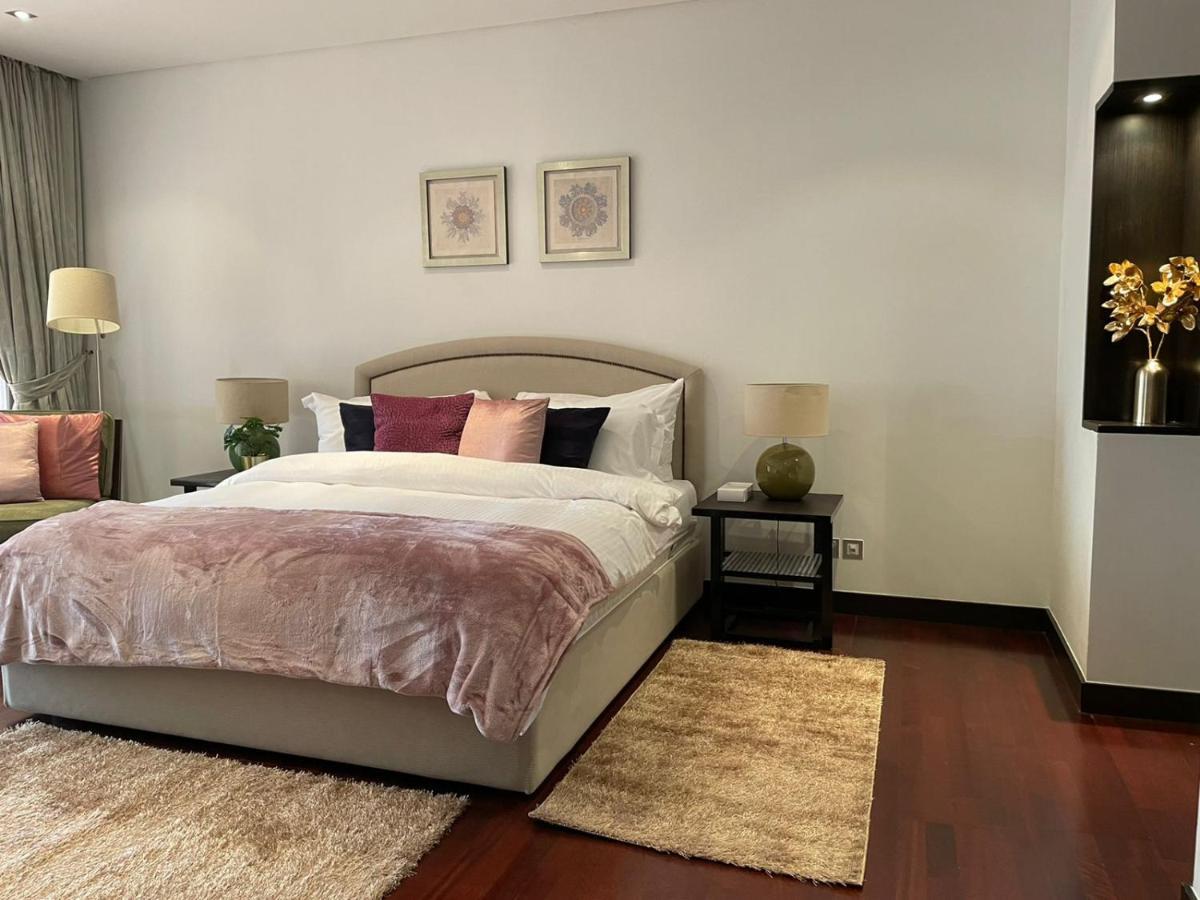 Luxurious 2 Bedroom Apartment In Anantara Hotel And Residences Дубай Екстериор снимка