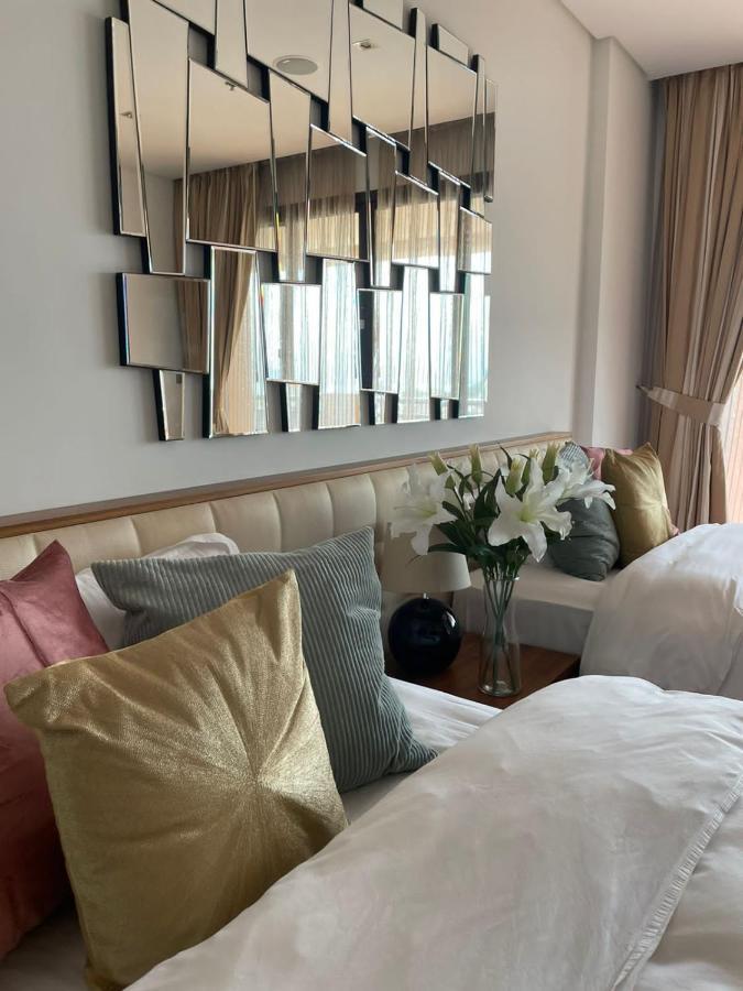 Luxurious 2 Bedroom Apartment In Anantara Hotel And Residences Дубай Екстериор снимка
