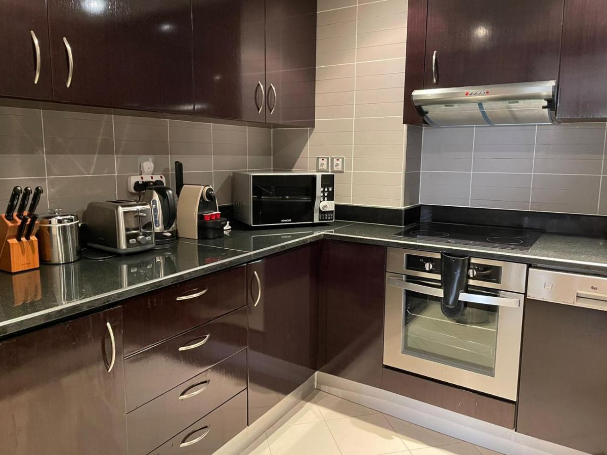 Luxurious 2 Bedroom Apartment In Anantara Hotel And Residences Дубай Екстериор снимка