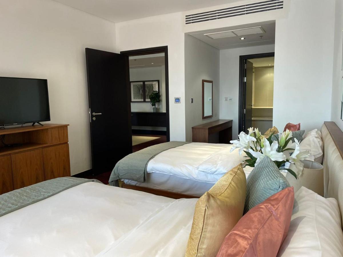 Luxurious 2 Bedroom Apartment In Anantara Hotel And Residences Дубай Екстериор снимка