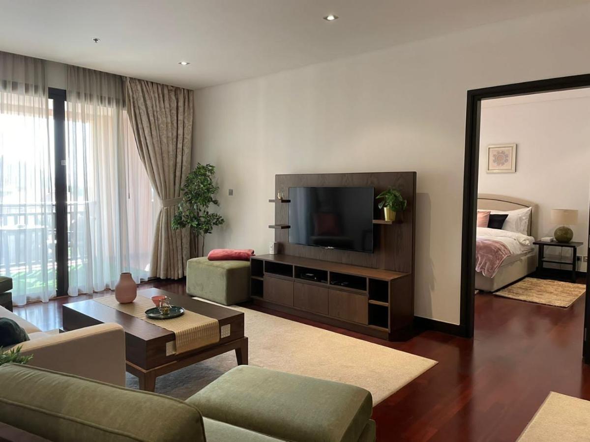 Luxurious 2 Bedroom Apartment In Anantara Hotel And Residences Дубай Екстериор снимка
