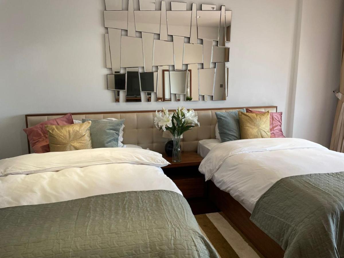 Luxurious 2 Bedroom Apartment In Anantara Hotel And Residences Дубай Екстериор снимка